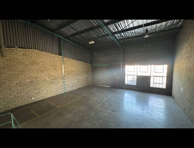295M² WAREHOUSE TO LET IN EASTGATE
